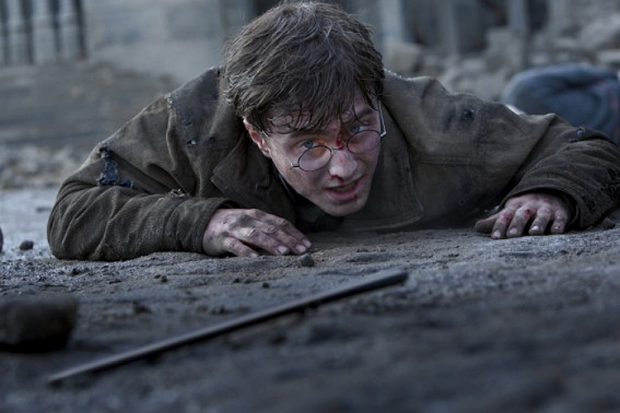 daniel_radcliffe_in_harry_potter_and_the_deathly_hallows_part_2